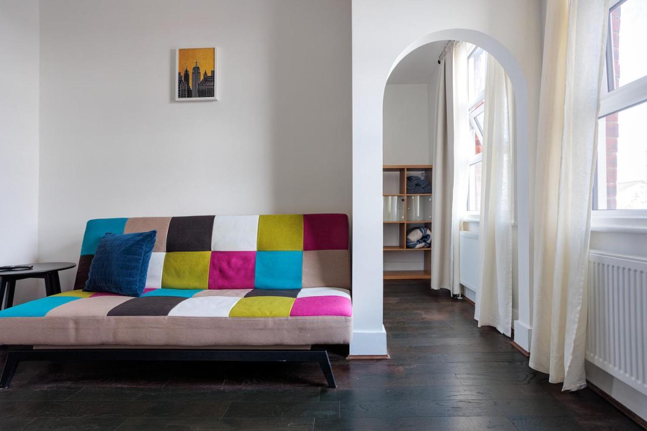 Ferienwohnung Entire Luxurious Flat Sleeps 4 Persons London Exterior foto