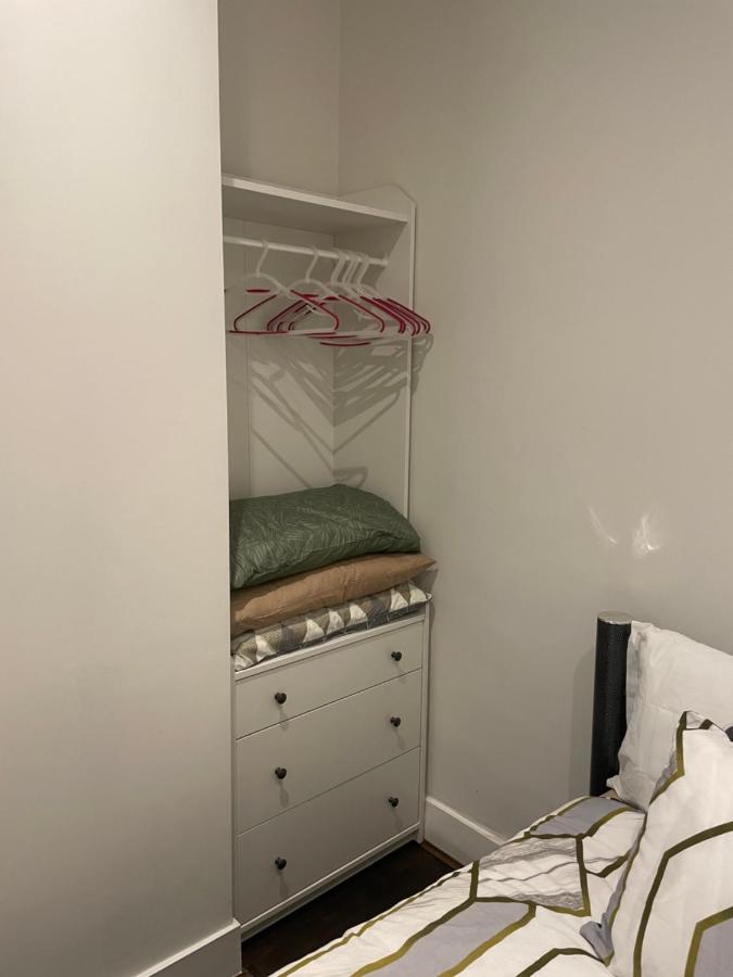 Ferienwohnung Entire Luxurious Flat Sleeps 4 Persons London Exterior foto